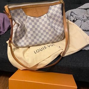 Louis Vuitton Damier azur siracusa PM gently used